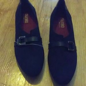 🐞 Munro 'Mindy' Size 11M Pump Wedges